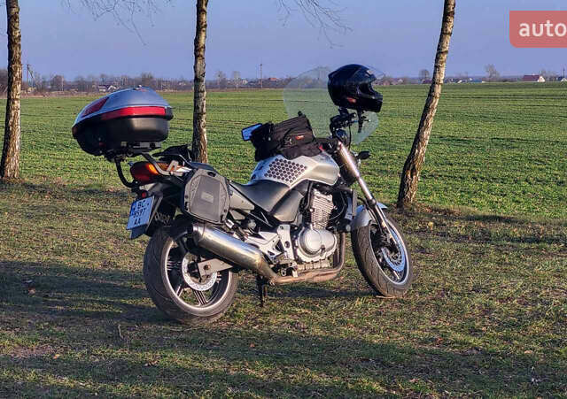 Серый Хонда CBF 500, объемом двигателя 0.5 л и пробегом 80 тыс. км за 3500 $, фото 2 на Automoto.ua