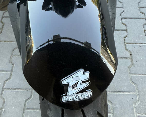 Черный Хонда CBF 600, объемом двигателя 0.6 л и пробегом 28 тыс. км за 7000 $, фото 6 на Automoto.ua