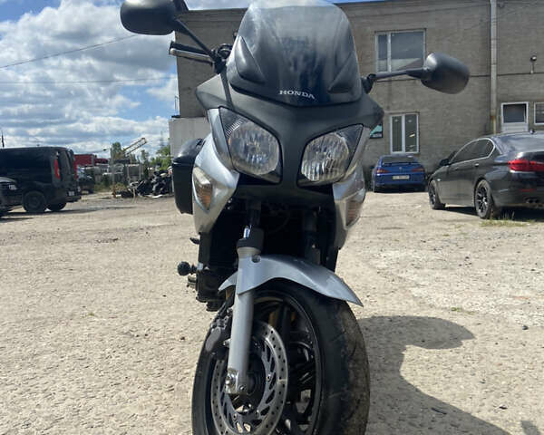 Хонда CBF 600, объемом двигателя 0.6 л и пробегом 43 тыс. км за 4500 $, фото 20 на Automoto.ua