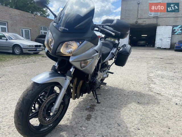 Хонда CBF 600, объемом двигателя 0.6 л и пробегом 43 тыс. км за 4500 $, фото 3 на Automoto.ua