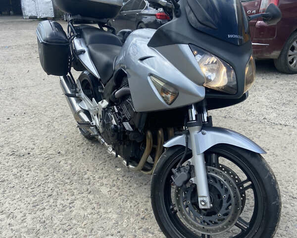 Хонда CBF 600, объемом двигателя 0.6 л и пробегом 43 тыс. км за 4500 $, фото 6 на Automoto.ua