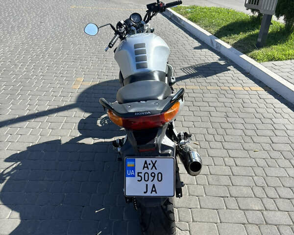 Серый Хонда CBF 600, объемом двигателя 0.6 л и пробегом 40 тыс. км за 4400 $, фото 5 на Automoto.ua