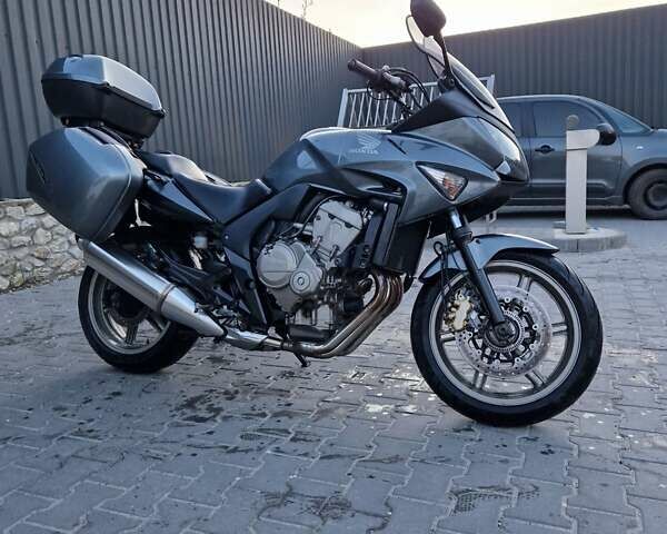 Серый Хонда CBF 600, объемом двигателя 0.6 л и пробегом 38 тыс. км за 4600 $, фото 3 на Automoto.ua