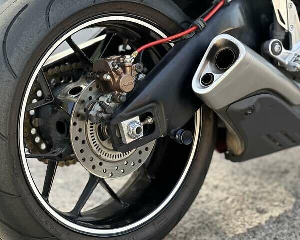 Белый Хонда CBR 1000RR, объемом двигателя 1 л и пробегом 36 тыс. км за 12500 $, фото 8 на Automoto.ua