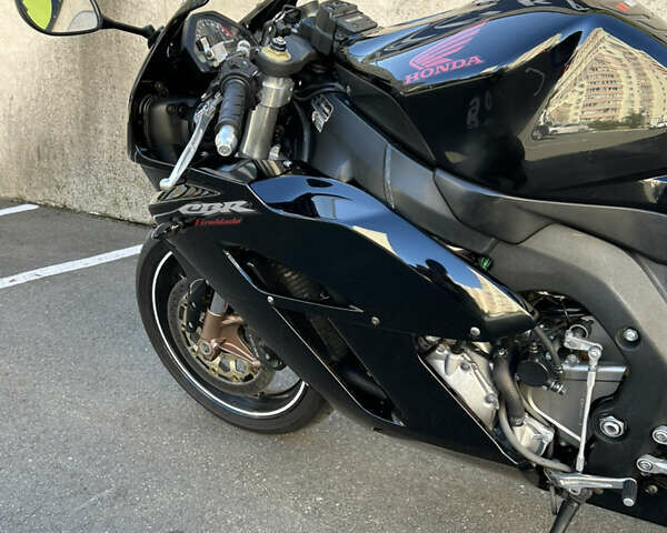 Черный Хонда CBR 1000RR, объемом двигателя 1 л и пробегом 32 тыс. км за 8100 $, фото 17 на Automoto.ua