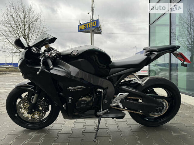 Чорний Хонда CBR 1000RR, об'ємом двигуна 1 л та пробігом 27 тис. км за 9499 $, фото 5 на Automoto.ua