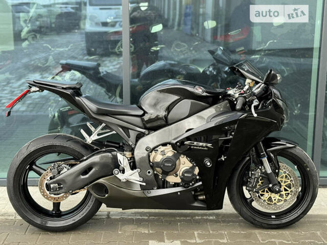 Чорний Хонда CBR 1000RR, об'ємом двигуна 1 л та пробігом 27 тис. км за 9499 $, фото 26 на Automoto.ua