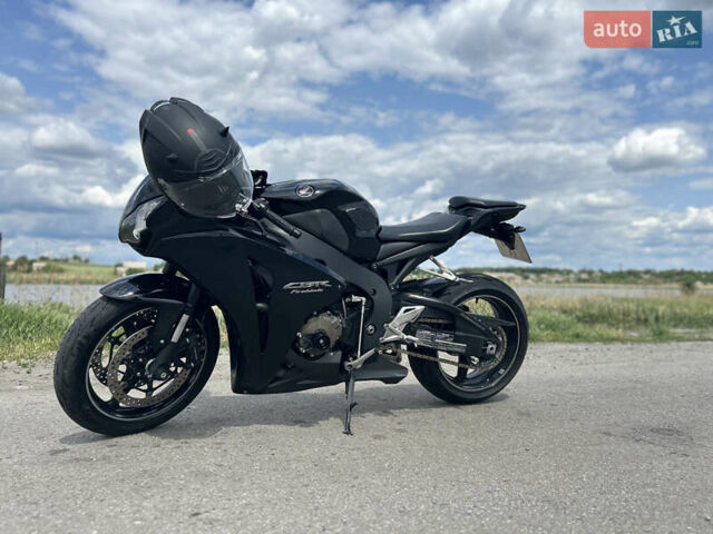 Чорний Хонда CBR 1000RR, об'ємом двигуна 1 л та пробігом 50 тис. км за 8700 $, фото 7 на Automoto.ua