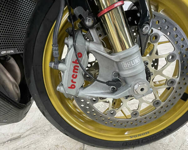 Черный Хонда CBR 1000RR, объемом двигателя 1 л и пробегом 25 тыс. км за 16500 $, фото 8 на Automoto.ua