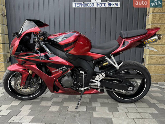 Красный Хонда CBR 1000RR, объемом двигателя 1 л и пробегом 44 тыс. км за 7500 $, фото 4 на Automoto.ua
