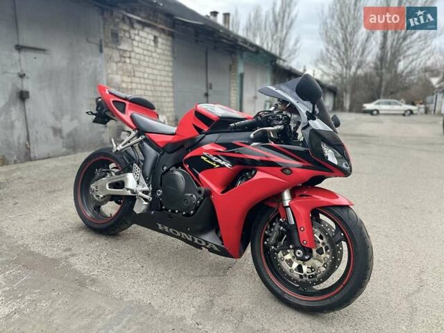 Красный Хонда CBR 1000RR, объемом двигателя 1 л и пробегом 22 тыс. км за 8500 $, фото 1 на Automoto.ua