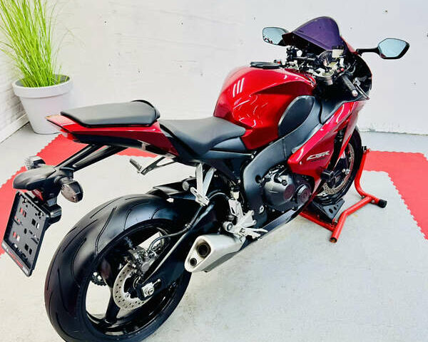 Червоний Хонда CBR 1000RR, об'ємом двигуна 1 л та пробігом 18 тис. км за 9000 $, фото 7 на Automoto.ua