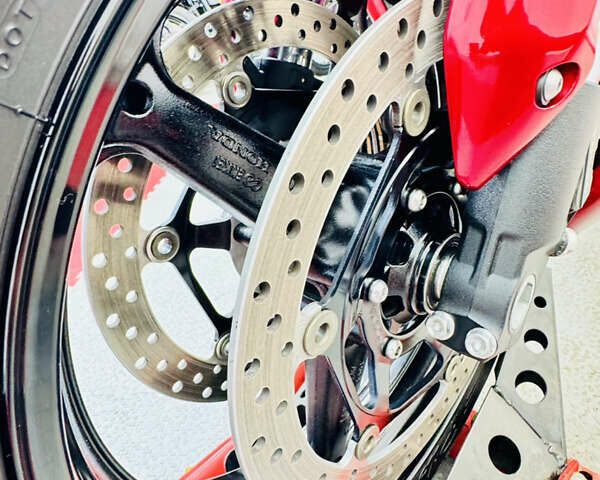 Червоний Хонда CBR 1000RR, об'ємом двигуна 1 л та пробігом 18 тис. км за 9000 $, фото 13 на Automoto.ua
