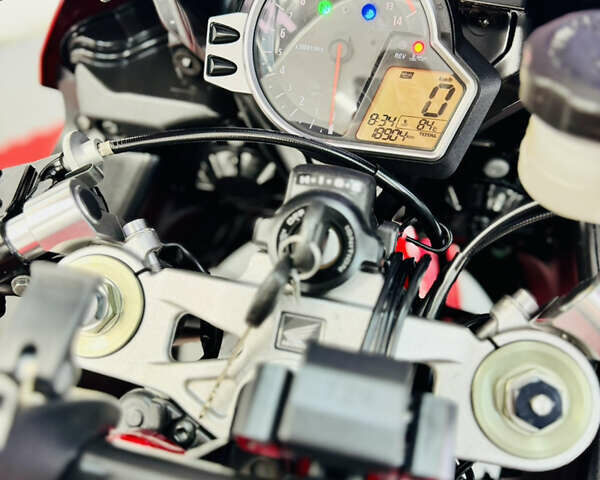 Червоний Хонда CBR 1000RR, об'ємом двигуна 1 л та пробігом 18 тис. км за 9000 $, фото 27 на Automoto.ua