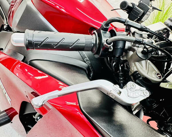 Червоний Хонда CBR 1000RR, об'ємом двигуна 1 л та пробігом 18 тис. км за 9000 $, фото 25 на Automoto.ua