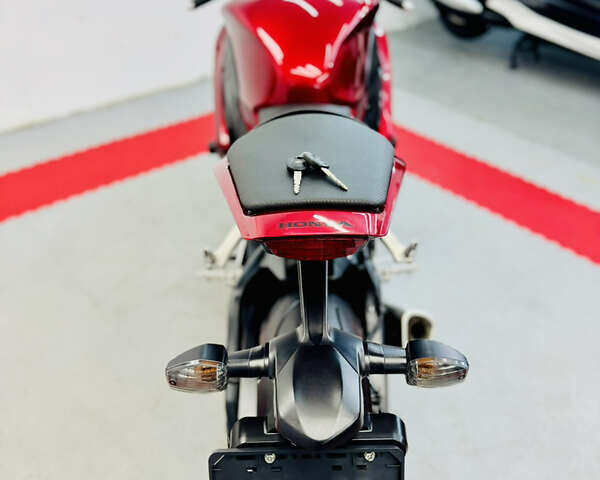 Червоний Хонда CBR 1000RR, об'ємом двигуна 1 л та пробігом 18 тис. км за 9000 $, фото 30 на Automoto.ua