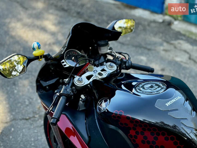 Красный Хонда CBR 1000RR, объемом двигателя 0.99 л и пробегом 42 тыс. км за 9900 $, фото 18 на Automoto.ua