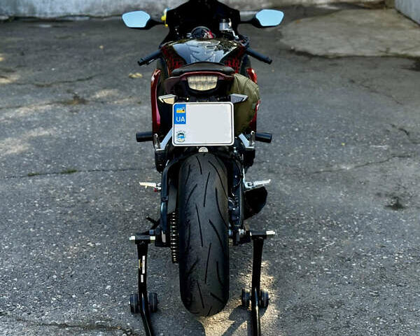 Красный Хонда CBR 1000RR, объемом двигателя 0.99 л и пробегом 42 тыс. км за 9900 $, фото 6 на Automoto.ua