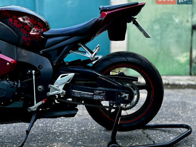 Красный Хонда CBR 1000RR, объемом двигателя 0.99 л и пробегом 42 тыс. км за 9900 $, фото 4 на Automoto.ua