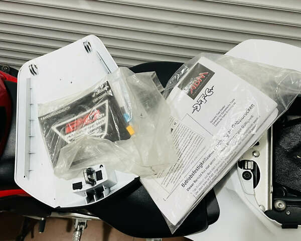 Красный Хонда CBR 1000RR, объемом двигателя 1 л и пробегом 36 тыс. км за 12200 $, фото 12 на Automoto.ua