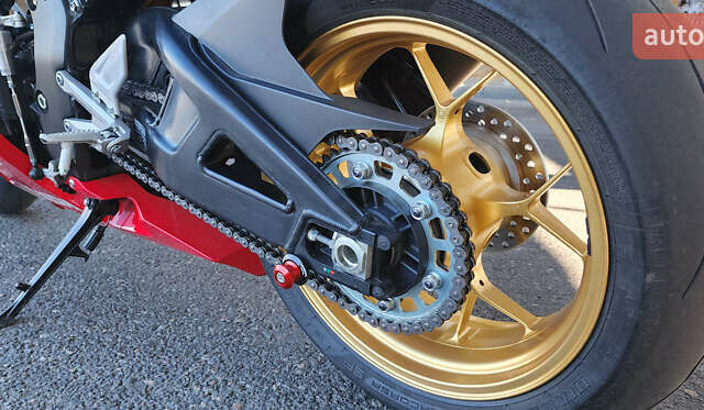 Красный Хонда CBR 1000RR, объемом двигателя 0 л и пробегом 2 тыс. км за 28300 $, фото 16 на Automoto.ua