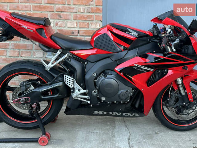 Хонда CBR 1000RR, объемом двигателя 1 л и пробегом 25 тыс. км за 8500 $, фото 4 на Automoto.ua