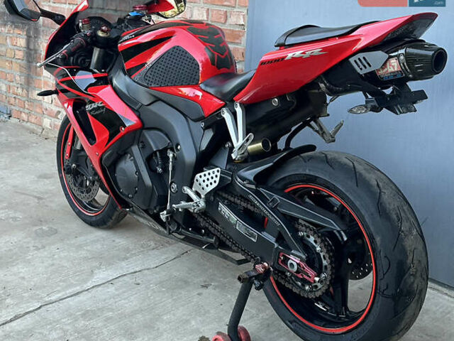 Хонда CBR 1000RR, объемом двигателя 1 л и пробегом 25 тыс. км за 8500 $, фото 2 на Automoto.ua