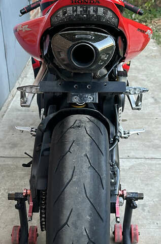 Хонда CBR 1000RR, объемом двигателя 1 л и пробегом 25 тыс. км за 8500 $, фото 7 на Automoto.ua