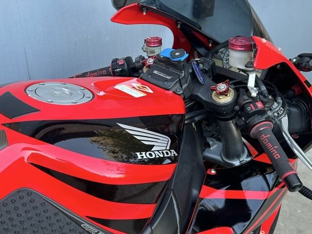 Хонда CBR 1000RR, объемом двигателя 1 л и пробегом 0 тыс. км за 8500 $, фото 11 на Automoto.ua