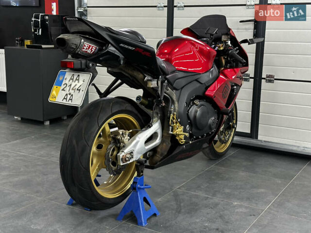 Хонда CBR 1000RR, объемом двигателя 1 л и пробегом 27 тыс. км за 8799 $, фото 10 на Automoto.ua