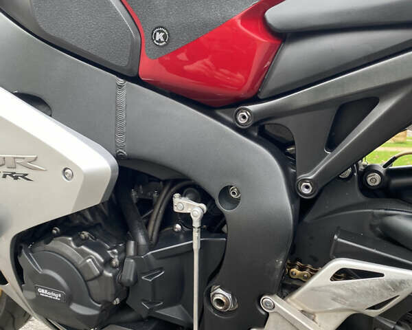 Хонда CBR 1000RR, объемом двигателя 1 л и пробегом 55 тыс. км за 8900 $, фото 12 на Automoto.ua
