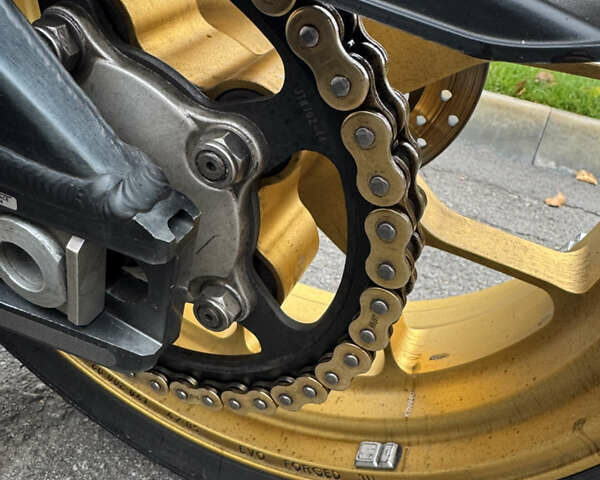 Хонда CBR 1000RR, объемом двигателя 1 л и пробегом 55 тыс. км за 8900 $, фото 4 на Automoto.ua