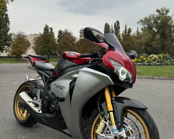 Хонда CBR 1000RR, объемом двигателя 1 л и пробегом 55 тыс. км за 8900 $, фото 2 на Automoto.ua