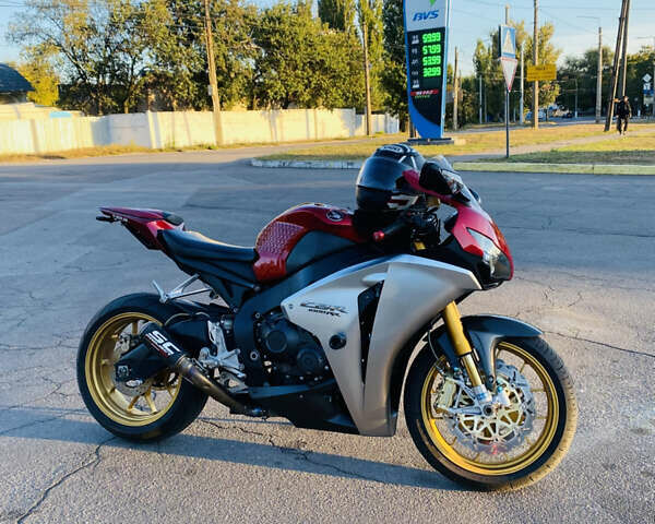 Хонда CBR 1000RR, объемом двигателя 1 л и пробегом 55 тыс. км за 8900 $, фото 24 на Automoto.ua