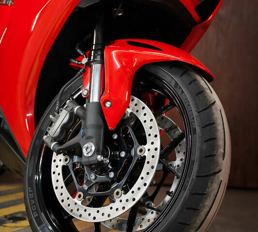 Хонда CBR 1000RR, объемом двигателя 1 л и пробегом 3 тыс. км за 12000 $, фото 12 на Automoto.ua
