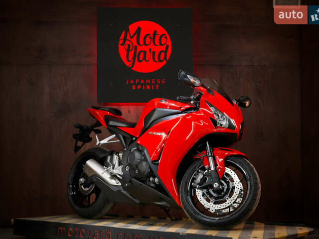 Хонда CBR 1000RR, объемом двигателя 1 л и пробегом 3 тыс. км за 12000 $, фото 3 на Automoto.ua