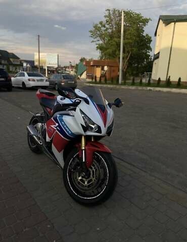 Хонда CBR 1000RR, об'ємом двигуна 0 л та пробігом 32 тис. км за 4150 $, фото 6 на Automoto.ua