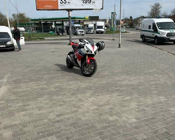 Хонда CBR 1000RR, об'ємом двигуна 0 л та пробігом 32 тис. км за 4150 $, фото 1 на Automoto.ua