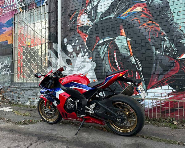 Хонда CBR 1000RR, объемом двигателя 0 л и пробегом 6 тыс. км за 27500 $, фото 4 на Automoto.ua