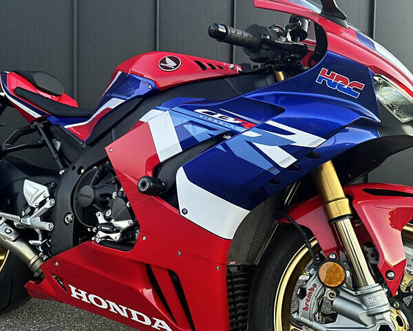 Хонда CBR 1000RR, объемом двигателя 1 л и пробегом 1 тыс. км за 26999 $, фото 8 на Automoto.ua
