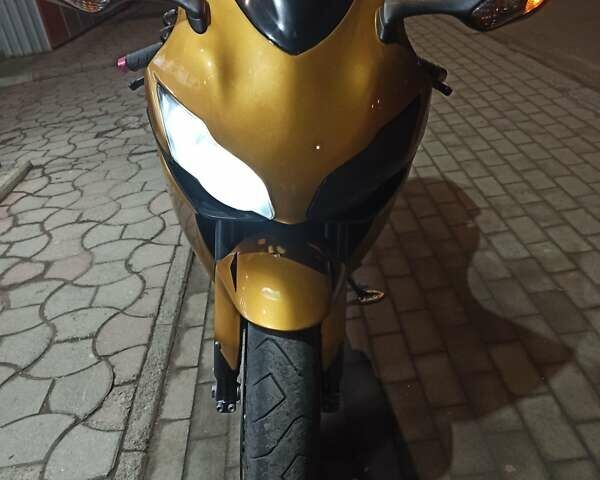 Жовтий Хонда CBR 1000RR, об'ємом двигуна 1 л та пробігом 32 тис. км за 7750 $, фото 14 на Automoto.ua