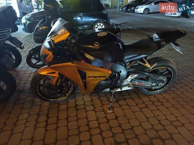 Жовтий Хонда CBR 1000RR, об'ємом двигуна 1 л та пробігом 32 тис. км за 7750 $, фото 3 на Automoto.ua