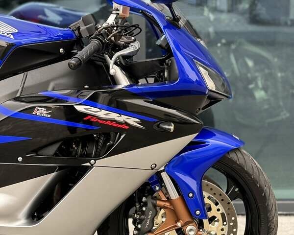 Синий Хонда CBR 1000RR, объемом двигателя 1 л и пробегом 8 тыс. км за 7999 $, фото 27 на Automoto.ua