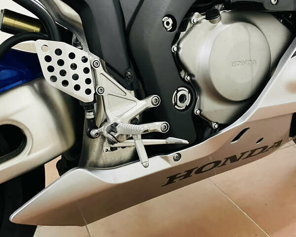 Синий Хонда CBR 1000RR, объемом двигателя 1 л и пробегом 49 тыс. км за 8800 $, фото 22 на Automoto.ua