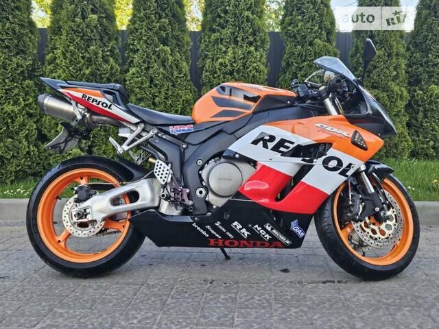 Оранжевый Хонда CBR 1000RR, объемом двигателя 1 л и пробегом 27 тыс. км за 5999 $, фото 8 на Automoto.ua