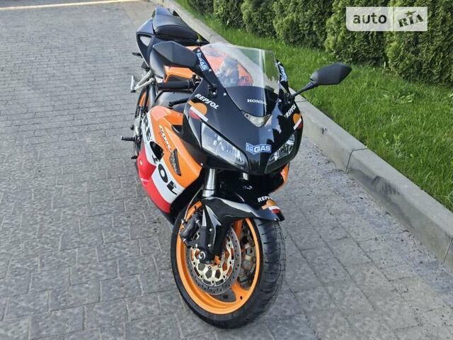 Оранжевый Хонда CBR 1000RR, объемом двигателя 1 л и пробегом 27 тыс. км за 5999 $, фото 9 на Automoto.ua