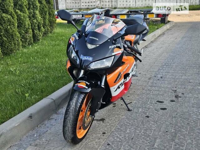 Оранжевый Хонда CBR 1000RR, объемом двигателя 1 л и пробегом 27 тыс. км за 5999 $, фото 16 на Automoto.ua