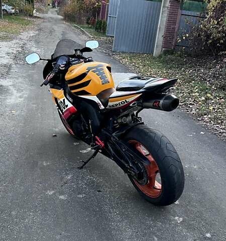 Оранжевый Хонда CBR 1000RR, объемом двигателя 1 л и пробегом 47 тыс. км за 7500 $, фото 6 на Automoto.ua