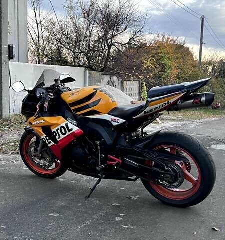Оранжевый Хонда CBR 1000RR, объемом двигателя 1 л и пробегом 47 тыс. км за 7500 $, фото 1 на Automoto.ua