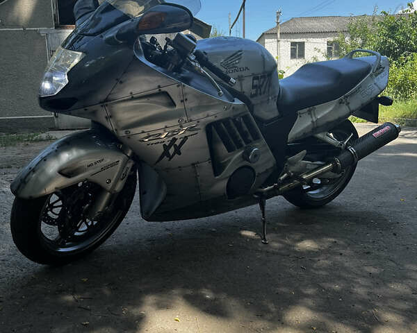 Хонда CBR 1100XX, об'ємом двигуна 0 л та пробігом 65 тис. км за 4500 $, фото 3 на Automoto.ua